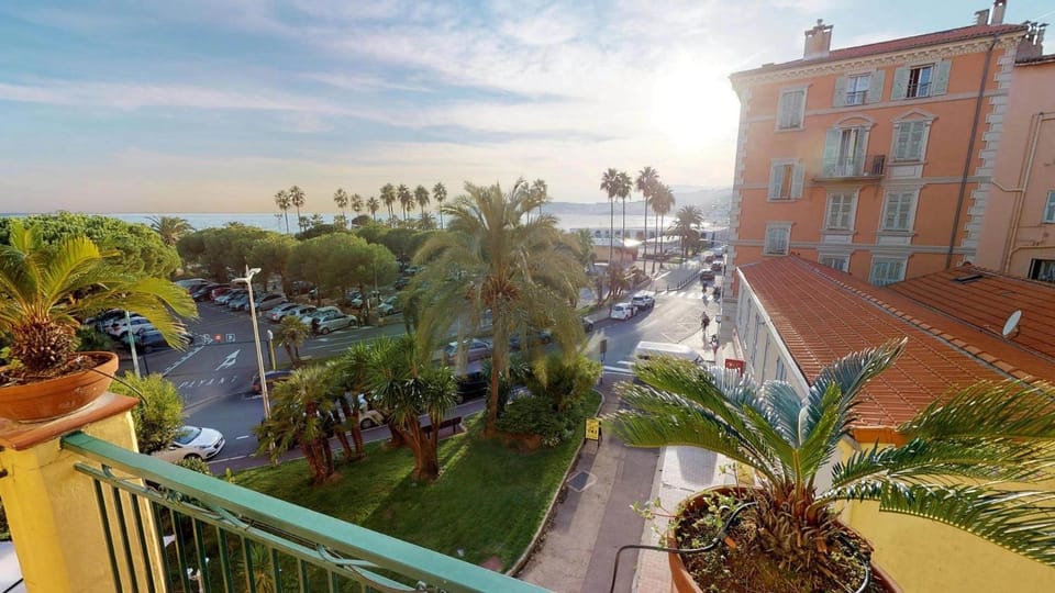 5VV - Grand 2P dans la vieille ville avec terrasse vue mer Apartment in Menton