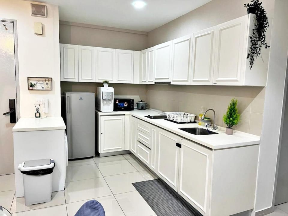 PARIS2 i-City Itqan Homes - 8pax, Netflix, Coway, parking Apartment in Selangor, Malaysia