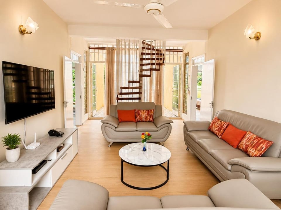 Villa Tourterelle - 4BR Private Pool Villa, 2-min walk to Mont Choisy Beach Villa in Trou-aux-Biches