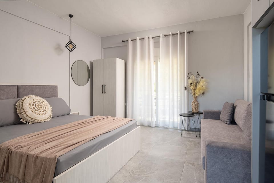 Bed, Living room, Photo of the whole room, Seating area, Bedroom, wardrobe, air conditioner