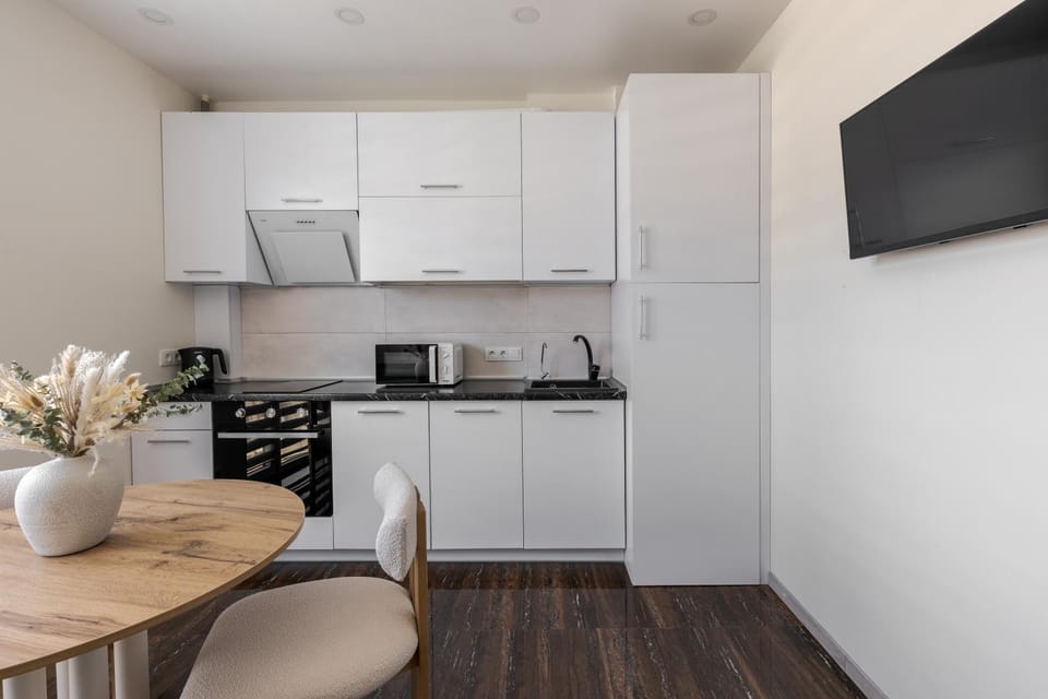 TV and multimedia, Coffee/tea facilities, Kitchen or kitchenette, Dining area, oven, pet friendly, stove