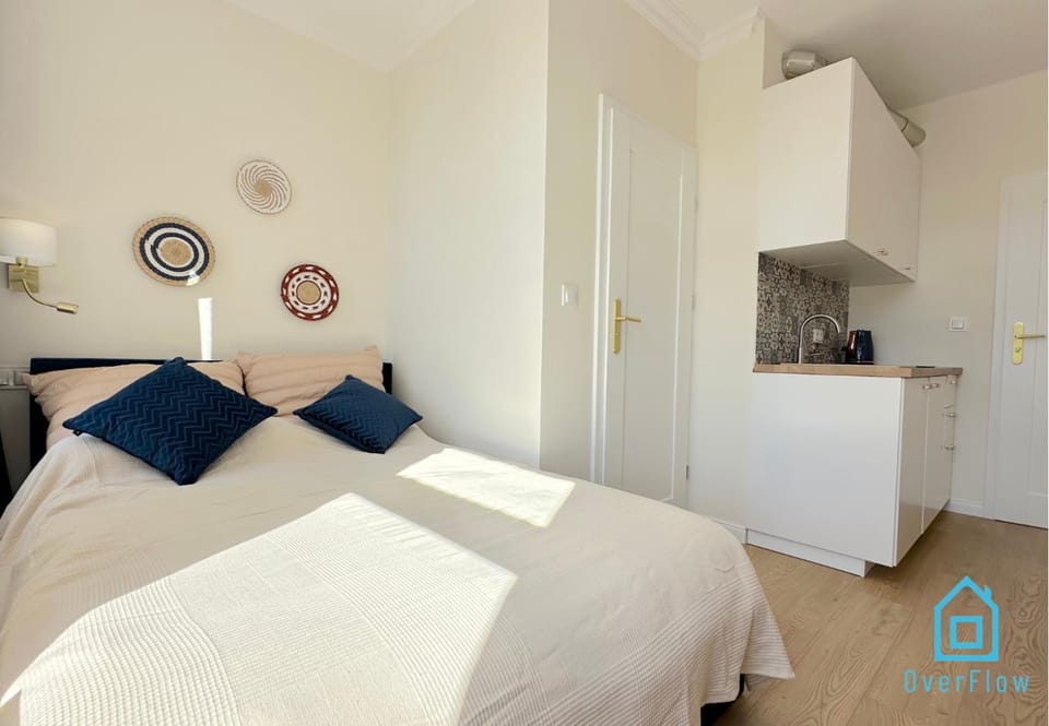 Seredino Navy Apartment- Modern Comfort in a Quiet Location, 5 Minutes to Gdańsk Old Town & Seaside Apartment in Gdansk