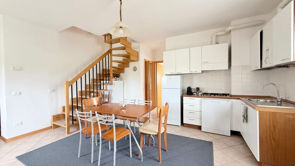 SE244 - Senigallia, ampio quadrilocale comodo ai servizi Apartment in Senigallia