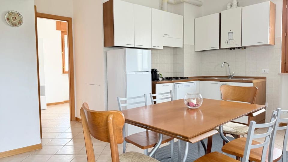 SE244 - Senigallia, ampio quadrilocale comodo ai servizi Apartment in Senigallia