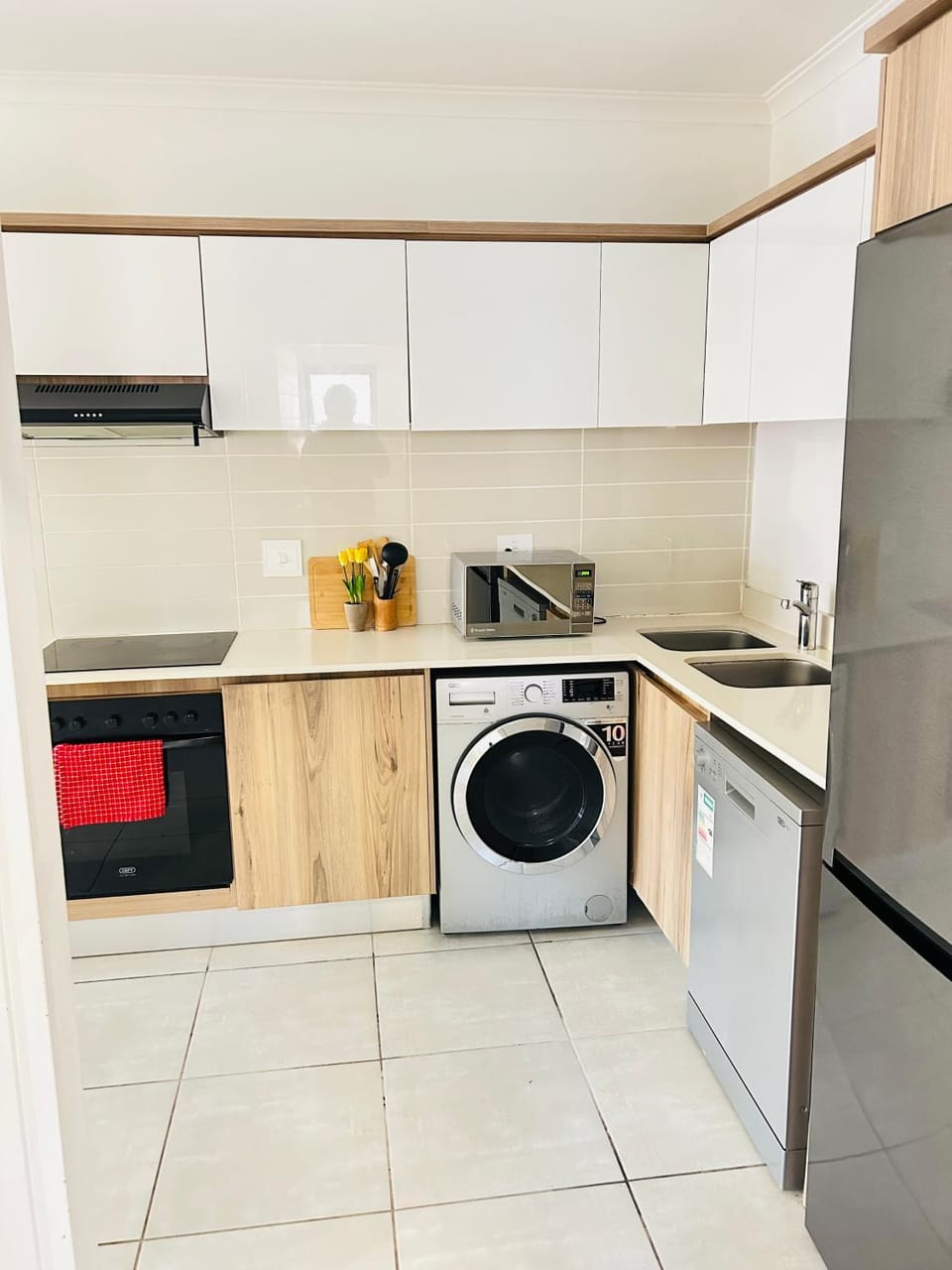 Stay At the blyde massive 1bedroom Apartment in Pretoria