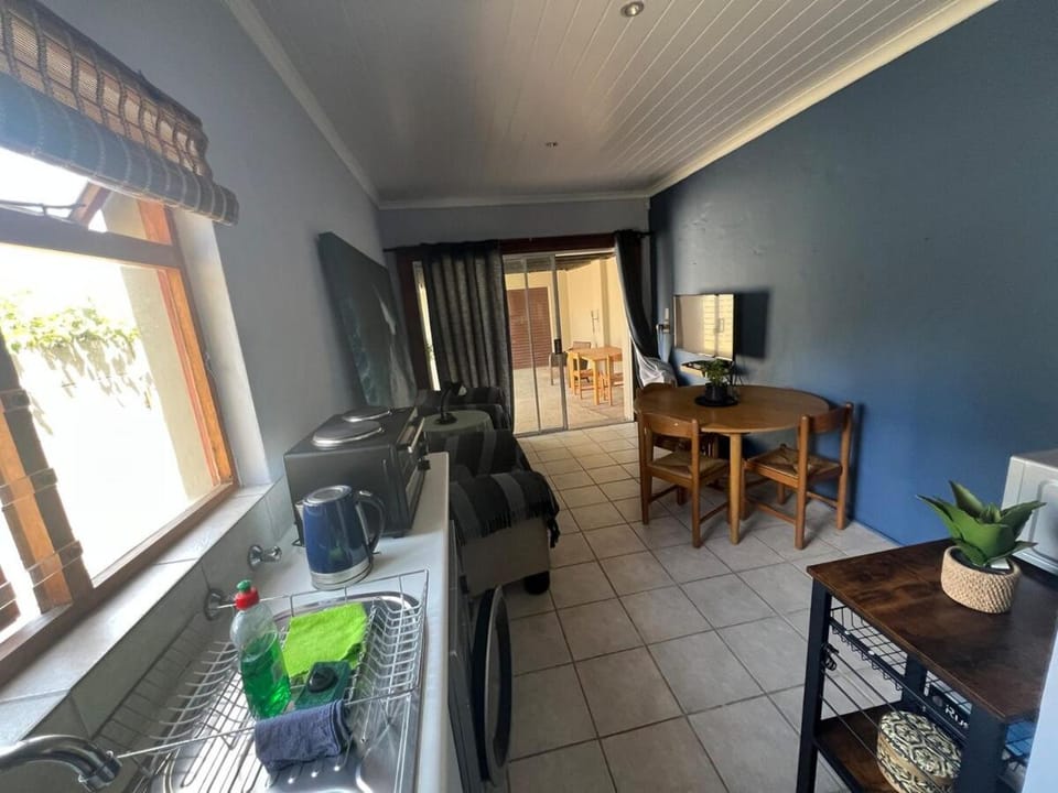 TV and multimedia, Kitchen or kitchenette, Seating area, Dining area, washing machine