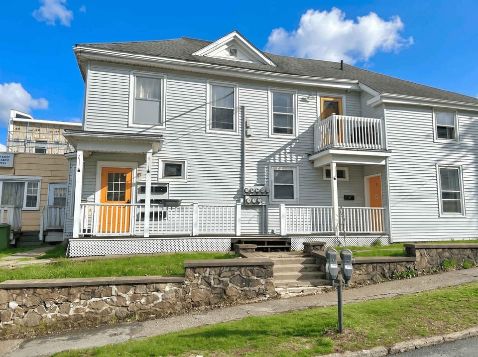 King Bed Apt in Bridgewater near River and Trails Apartment in Bridgewater