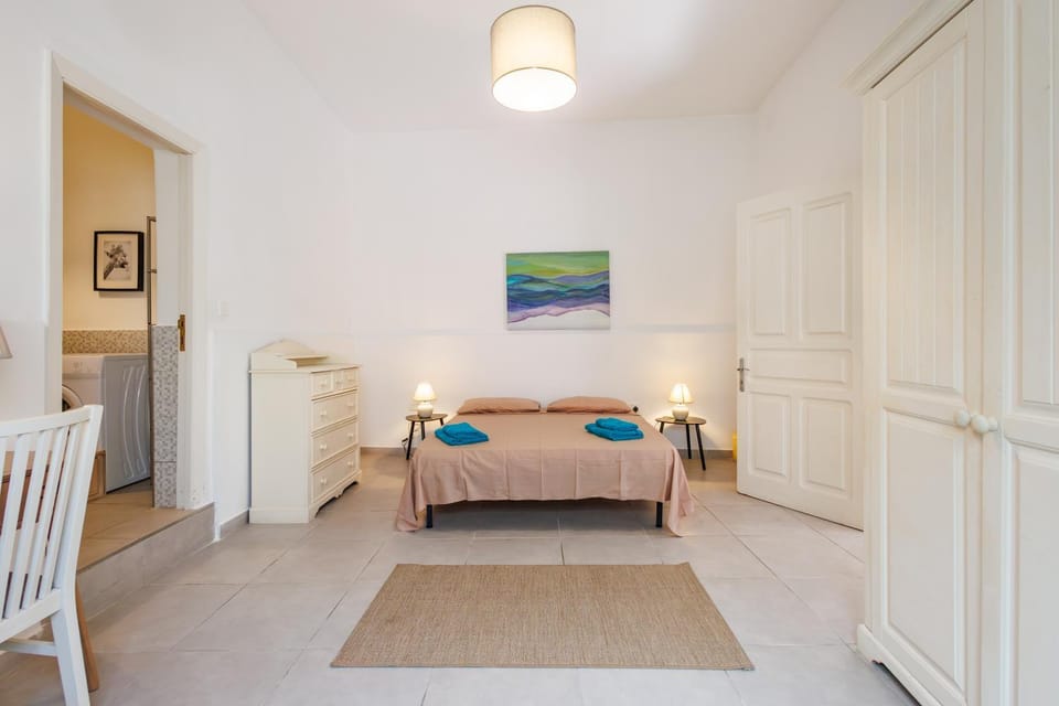 Bed, Photo of the whole room, Bedroom, towels, wardrobe