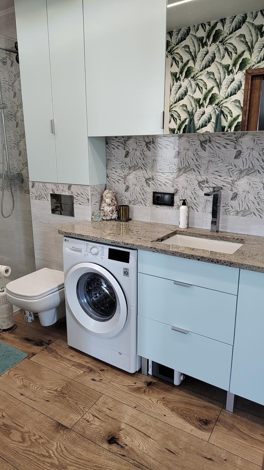 Bathroom, washing machine