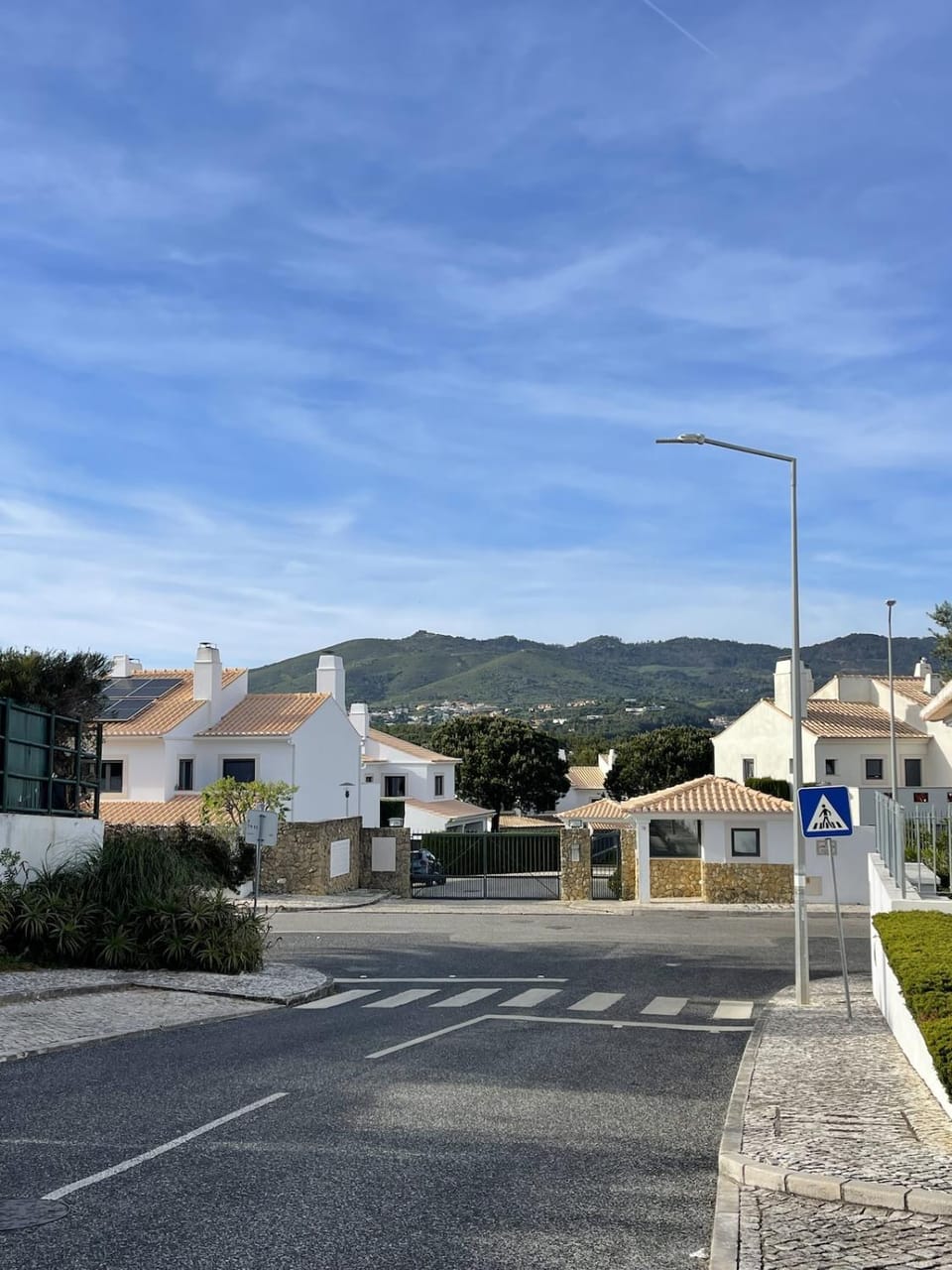 Property building, Neighbourhood, Mountain view, Street view, Location