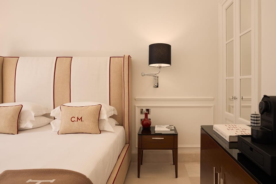 Bed, TV and multimedia, Photo of the whole room, Bedroom, minibar, air conditioner