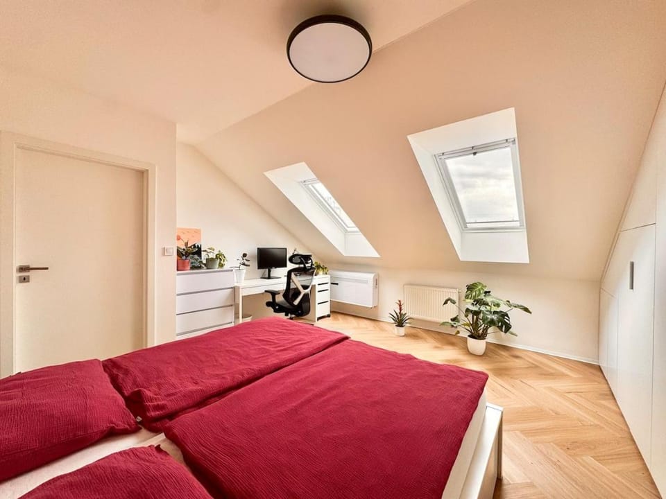 Center Flat With View - Kitchen, AC, Netflix Apartment in Brno