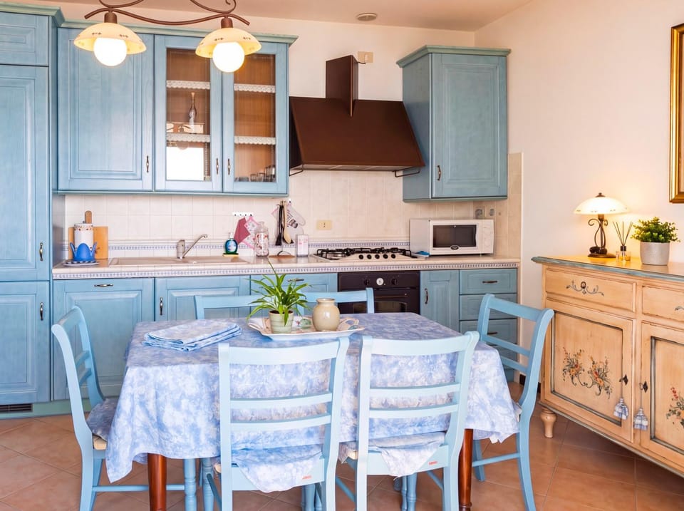 Kitchen or kitchenette, Living room, kitchen