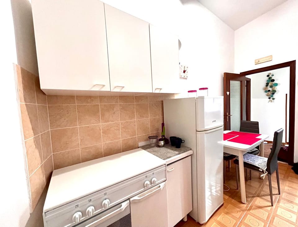 Kitchen or kitchenette, kitchen