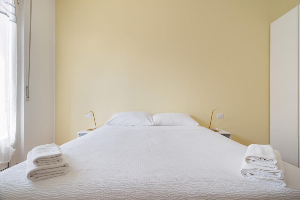 Bicocca-Niguarda Luminoso Trilocale Apartment in Milan