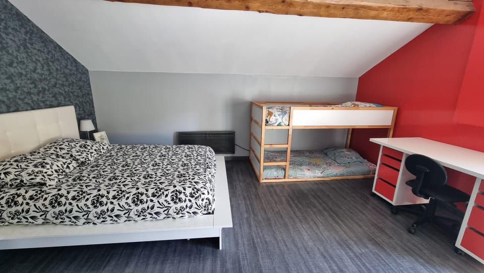 Photo of the whole room