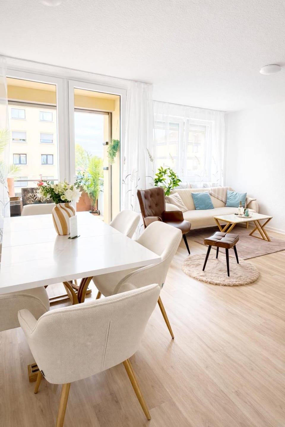 Living room, Dining area