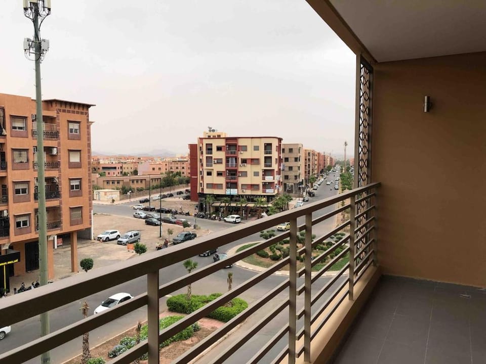 Balcony/Terrace, Street view