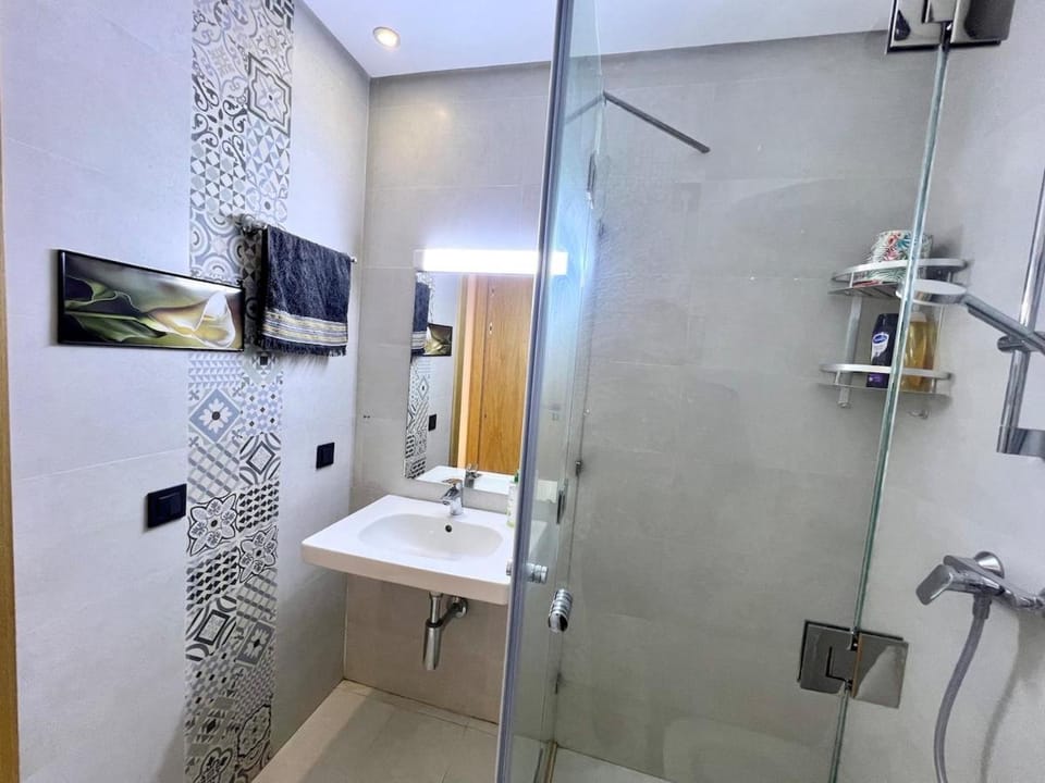 NOUVEAU - Elegant Appartement Familial à Izdihar - Petit-déjeuner Inclus - Proche des restaurants, À 10 min du centre-ville Apartment in Marrakesh