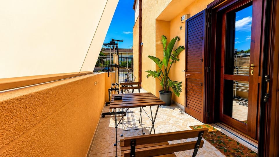 Property building, View (from property/room), Balcony/Terrace