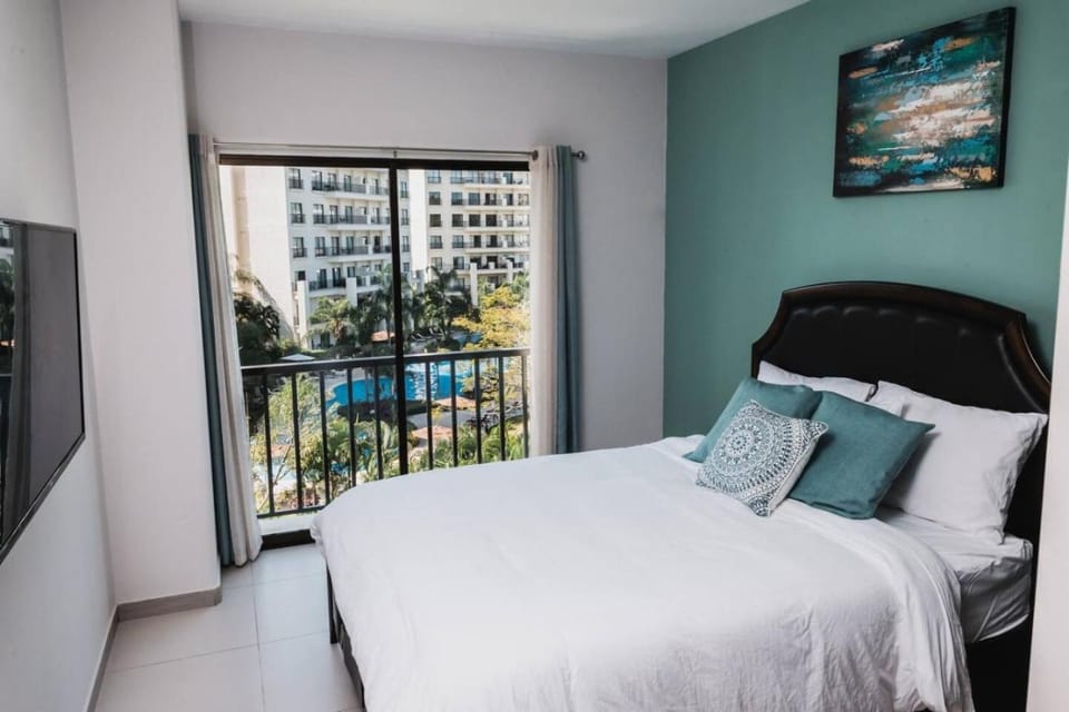 Jaco Bay Luxury Apt, 5 min to Beach, Amazing pool Apartment in Jaco