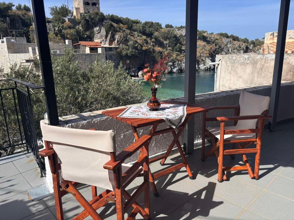 Mani s Secret Cove Suite Next To The Sea Apartment in Peloponnese Region
