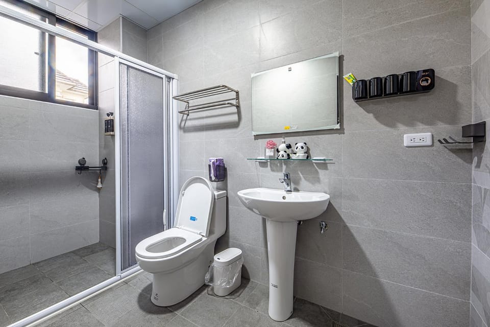 Shower, Toilet, Bathroom, bidet