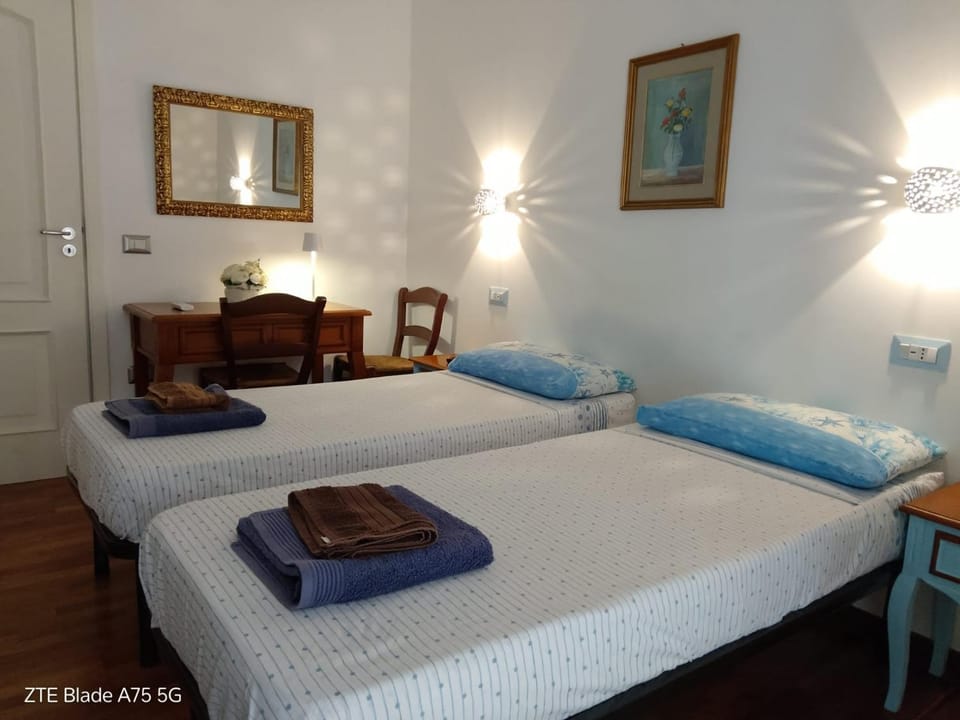 Room Procida in Villa La Tavernetta Bed and Breakfast in Castellammare di Stabia