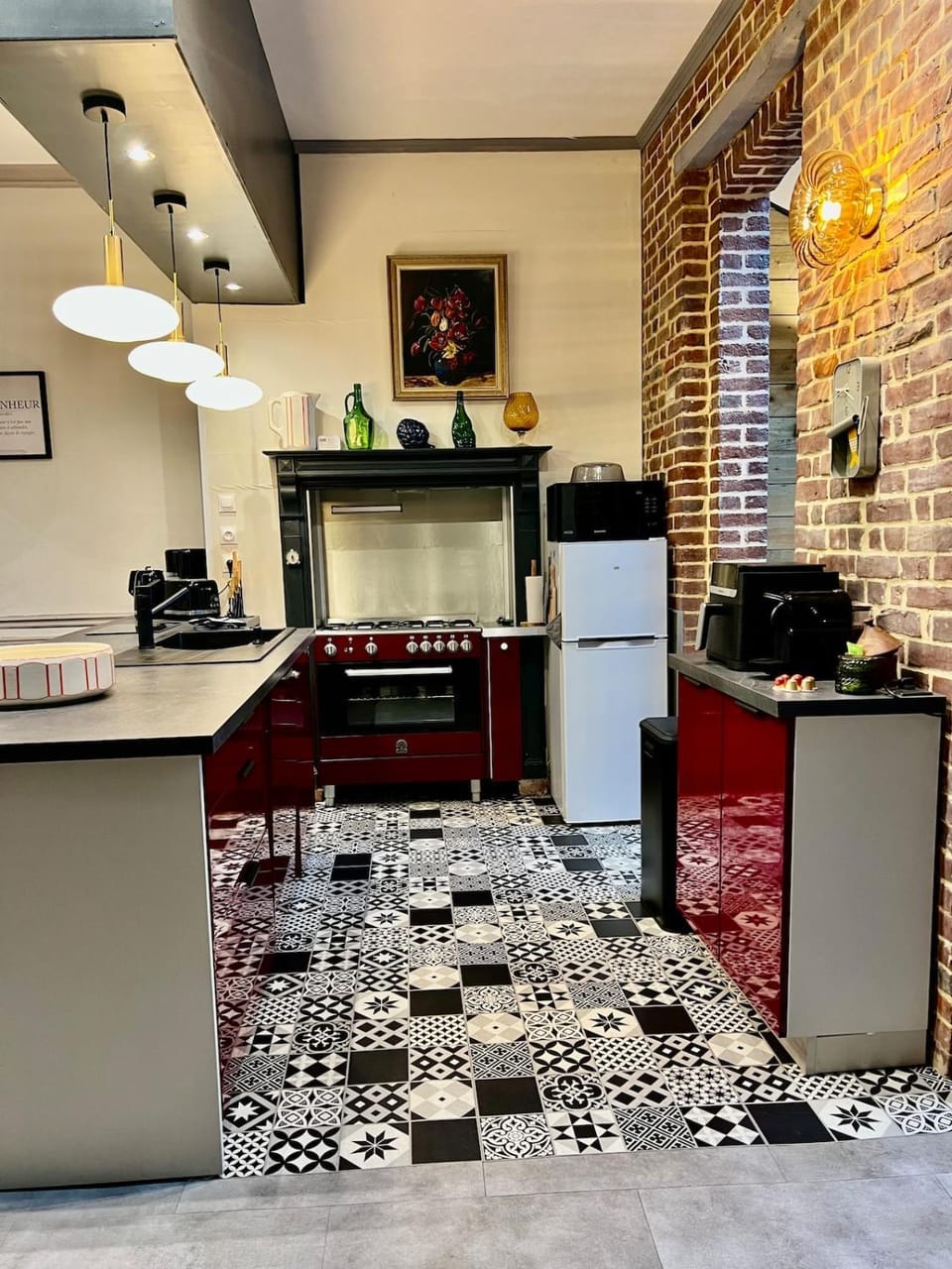Coffee/tea facilities, Kitchen or kitchenette, dishwasher, microwave, oven, stove, toaster