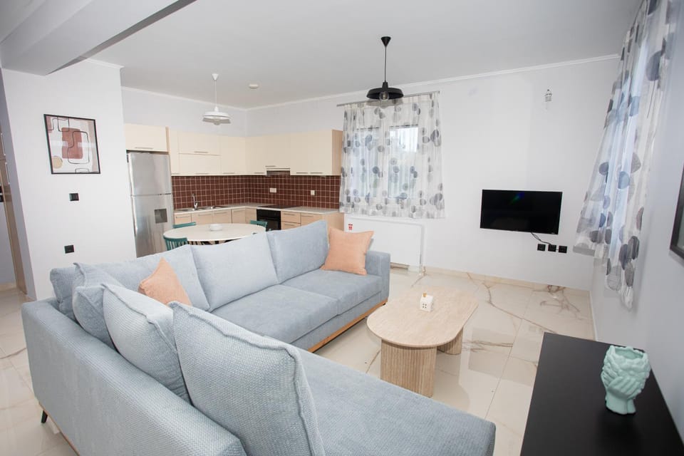 Living room, Seating area, kitchen
