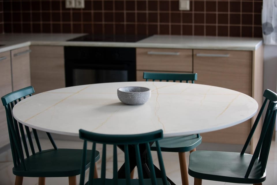 Dining area, kitchen