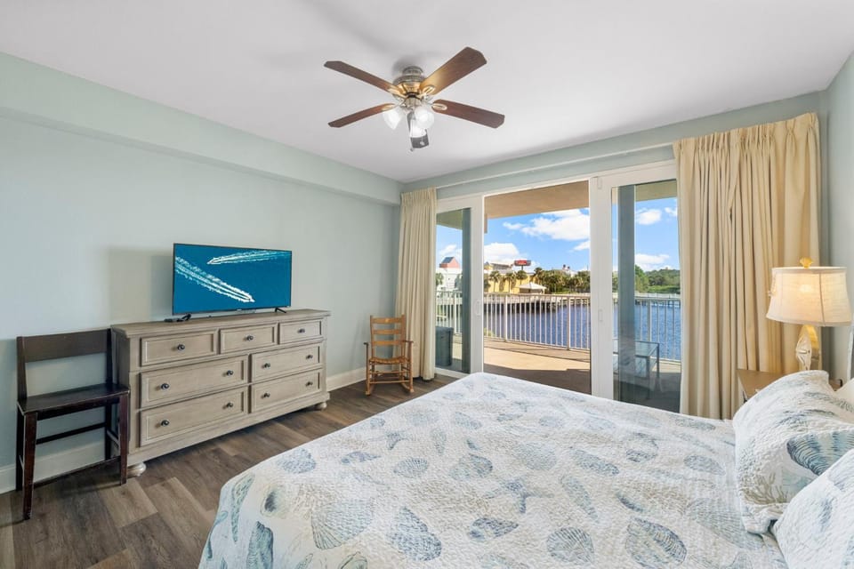 3BR plus Bunks! Resort! Free Beach Chair Service! by Dolce Vita Getaways Apartment in Long Beach