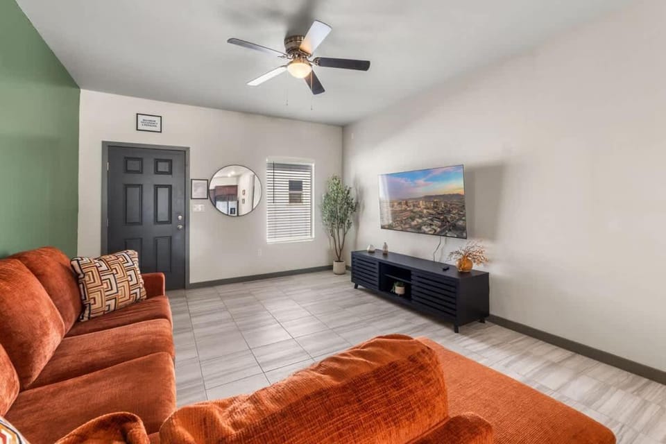 Modern 2BR 2BA Home King Bed Smart TVs D Apartment in El Paso