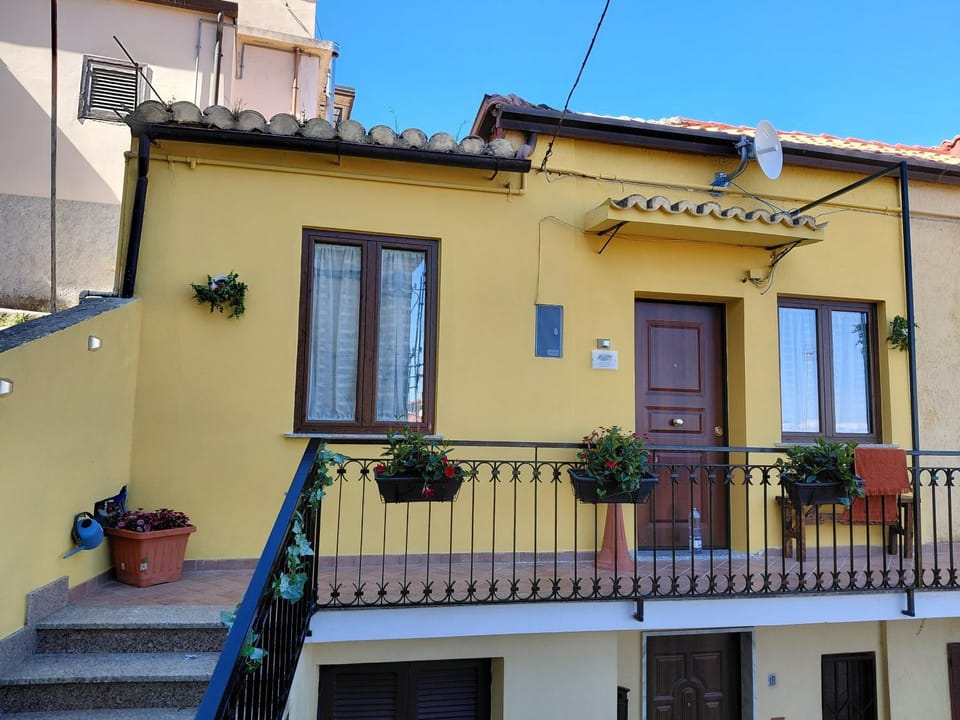 Borgo Amei nel centro storico di Pizzo con vista mare Apartment in Pizzo