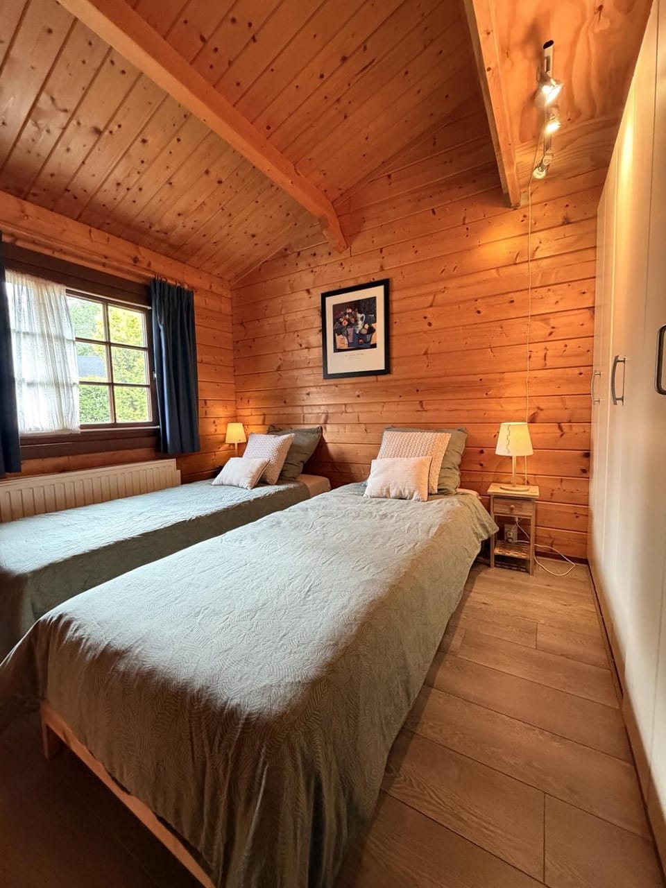 Bed, Day, Bedroom, wardrobe