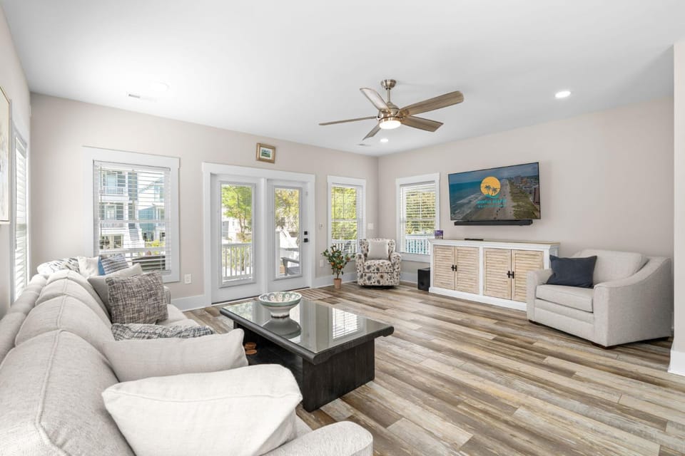 Anna's Paradise - Beach House With Pool House in Surfside Beach