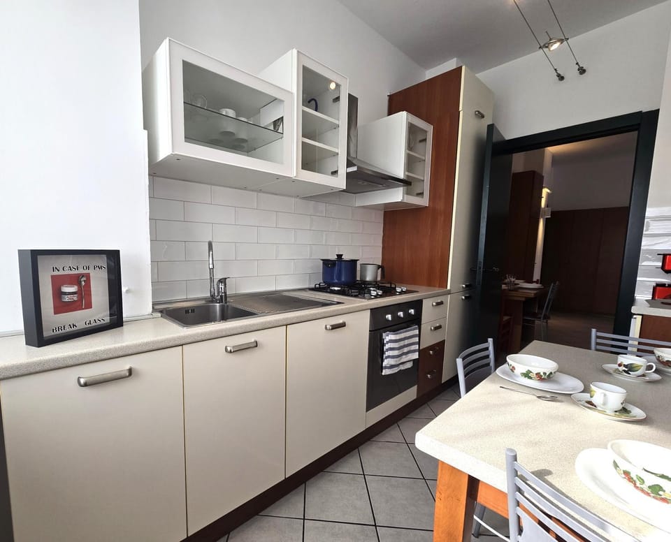 Coffee/tea facilities, kitchen