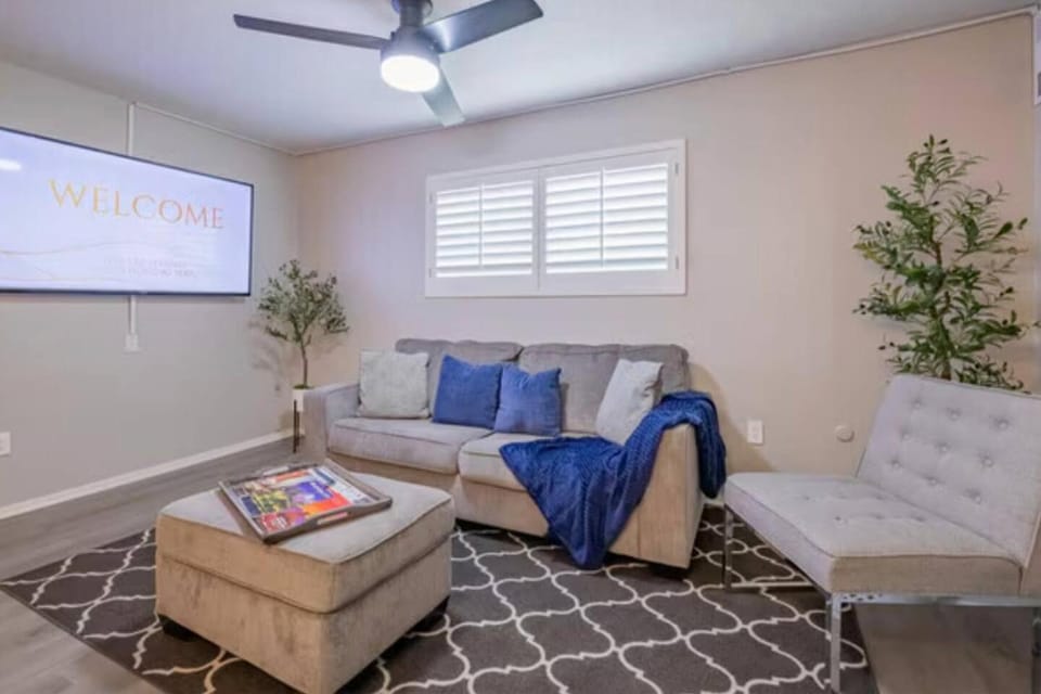 Beautiful Contemporary Suite #04 Apartment in Lawton