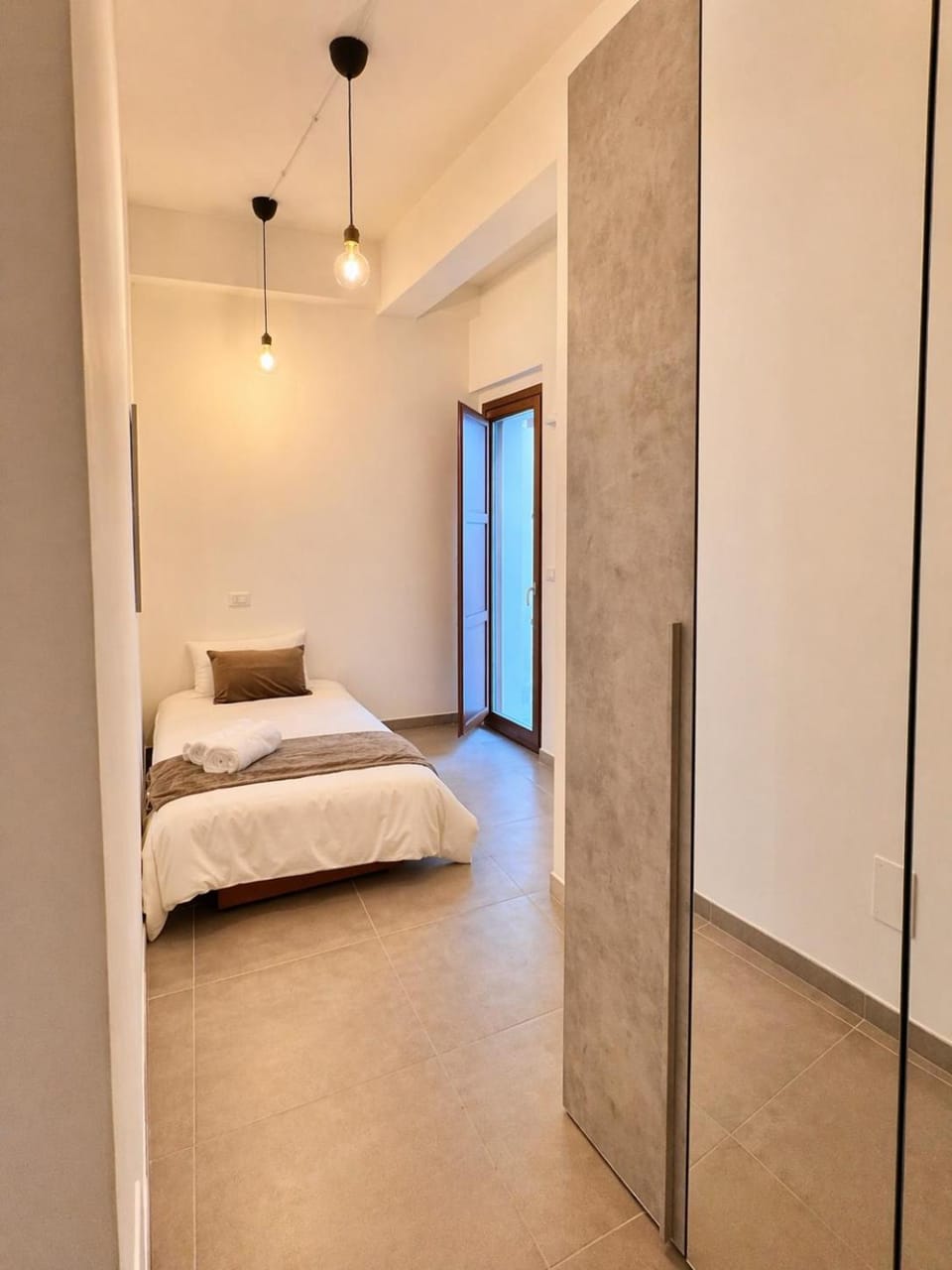 Bedroom, wardrobe