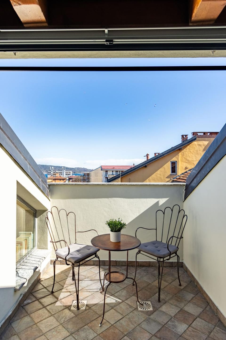 Balcony/Terrace, Balcony/Terrace, City view, Lake view