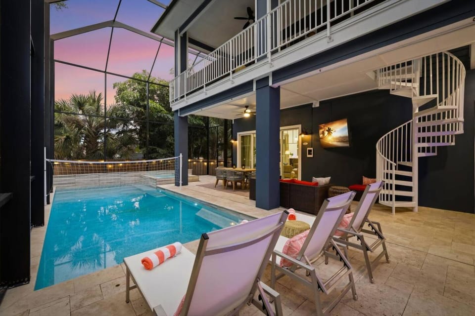 Gulf Coast • 6 BR • Heated Pool•Hot Tub•Near Beach House in Seminole