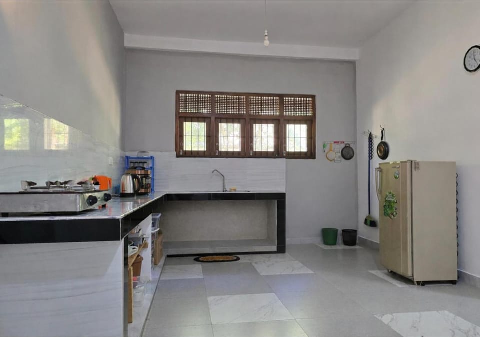 Kitchen or kitchenette, kitchen