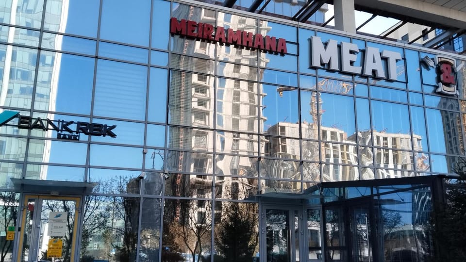 Роскошная фешенебельная квартира на главном проспекте столицы Apartment in Kazakhstan