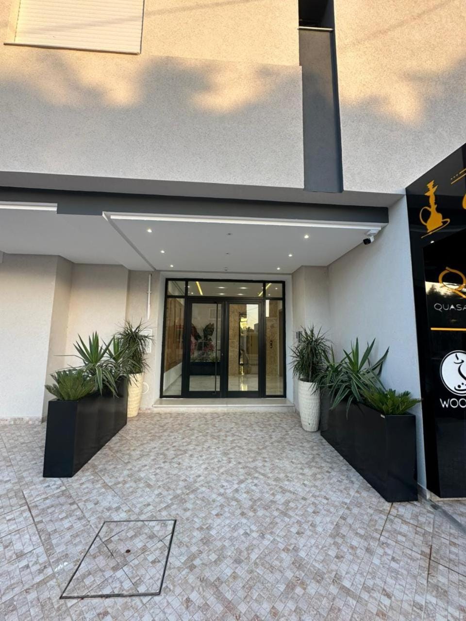 Property building, Facade/entrance
