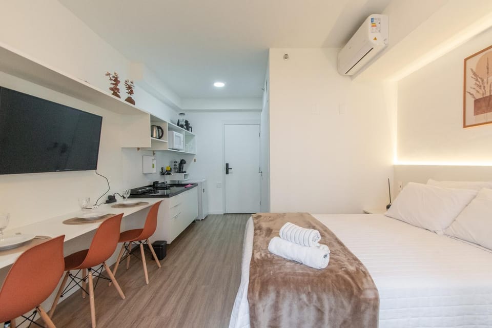 Bed, TV and multimedia, Bedroom, towels, wardrobe, air conditioner