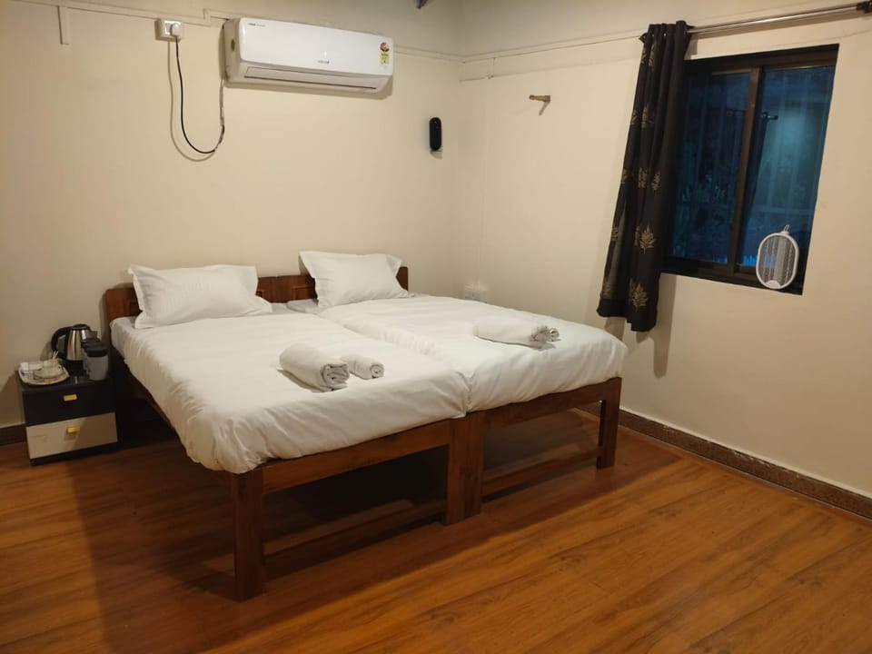 Pardalewadi Riverside Farm Stay House in Maharashtra