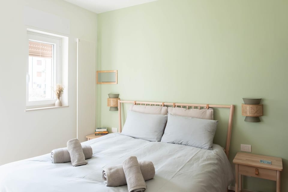 Bed, Garden, Bedroom, Garden view, wardrobe
