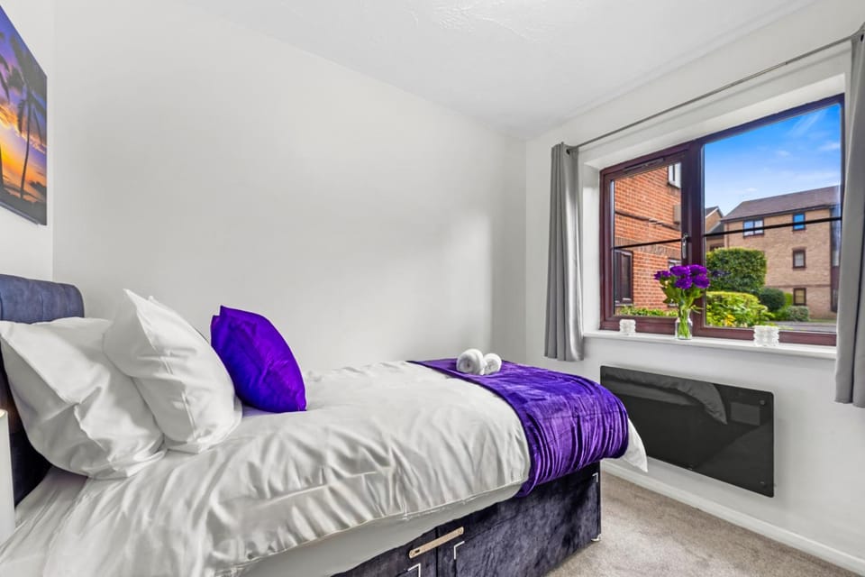 Cozy Modern High Spec Stylish Apartment Fast WIFI and Sky Apartment in Aylesbury
