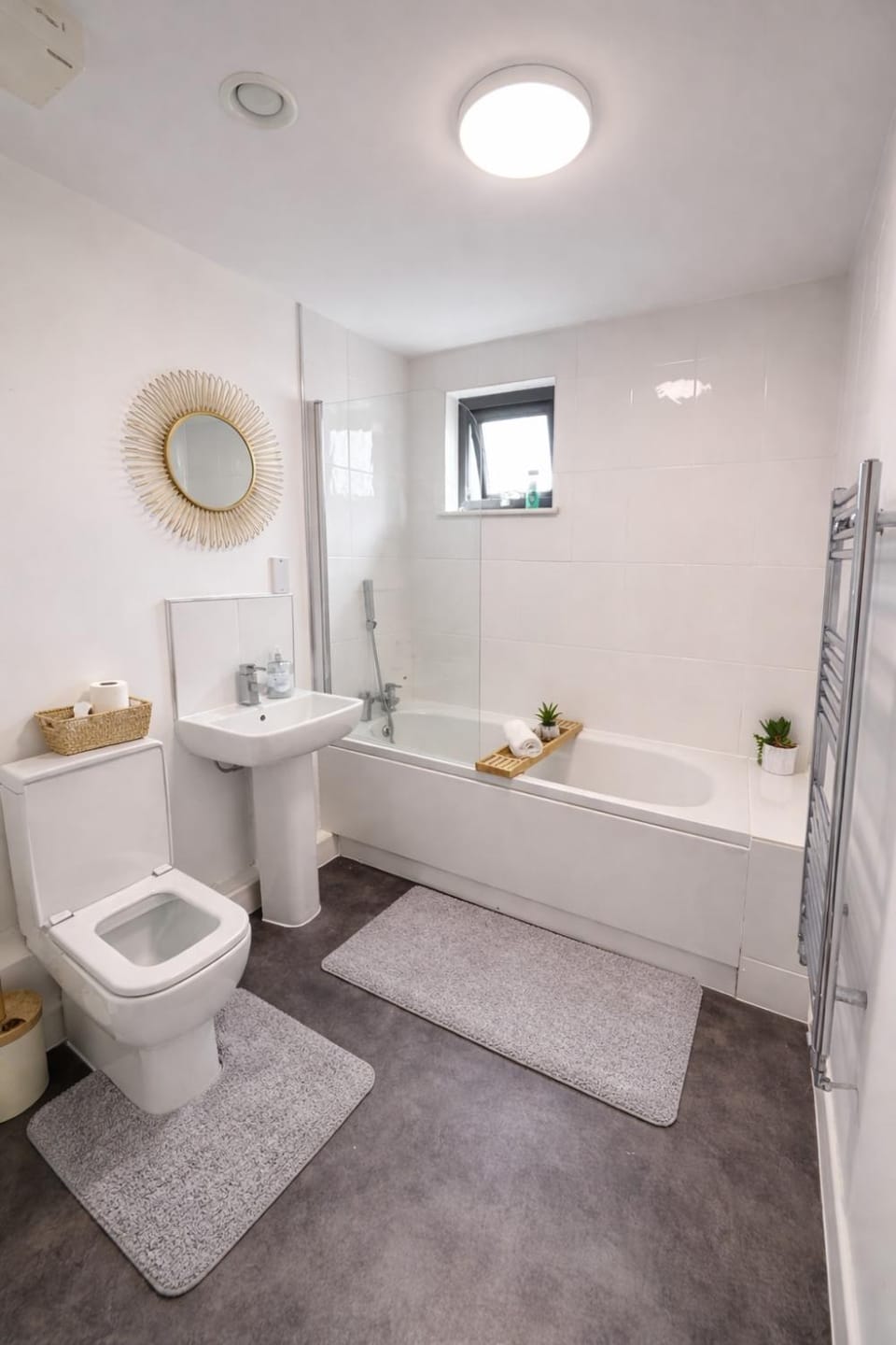 Shower, Toilet, Bathroom, Bath