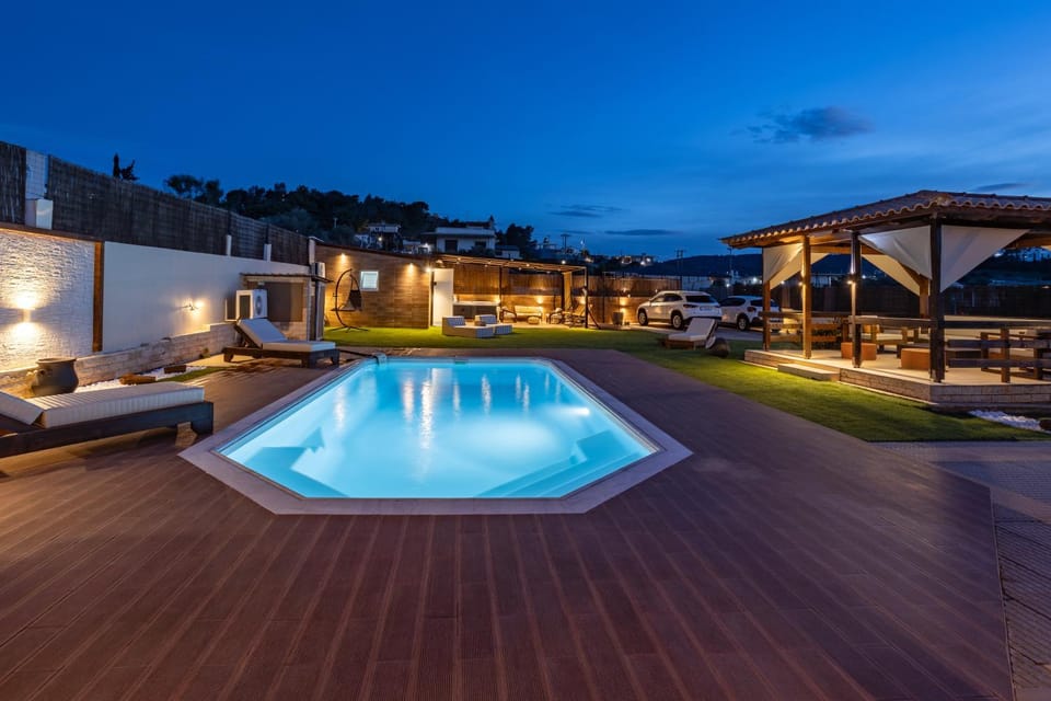 Pool view, Parking, sunbed